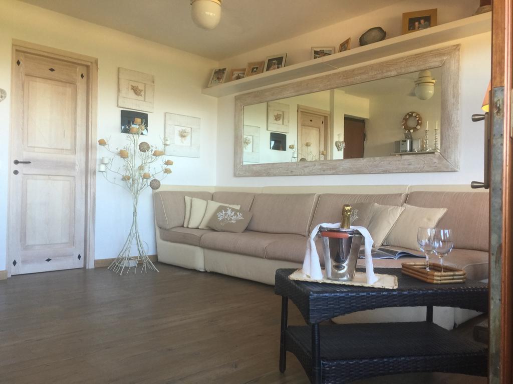 Smeralda Residenza Di Charme Portisco Habitación foto